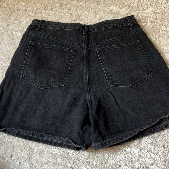 NWT women’s Zara jean shorts - Picture 3 of 3